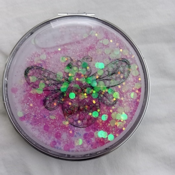Pink Bee  w quicksand Waterfall Glittered Compact Double Sided Mirror  NEW - Picture 1 of 4